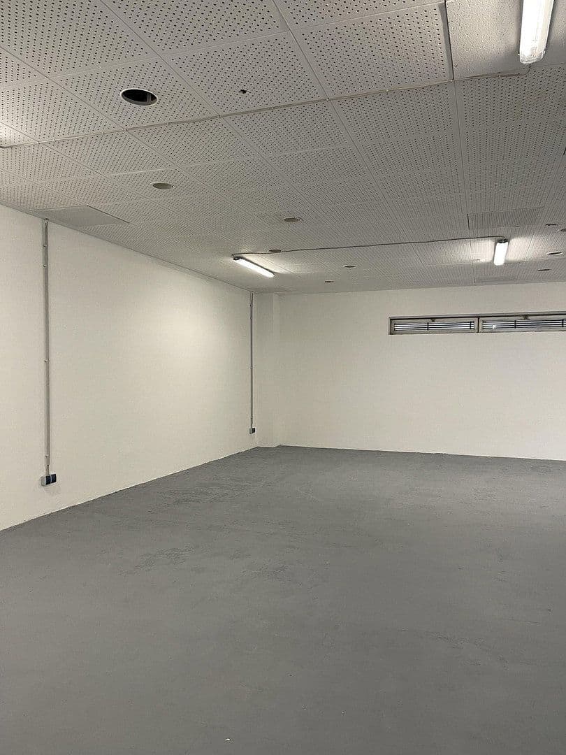 Prenájom nebytového priestoru 500 m², Bochum, Severné Porýnie - Westfálsko Prenájom nebytového priestoru 500 m², Bochum, Severné Porýnie - Westfálsko