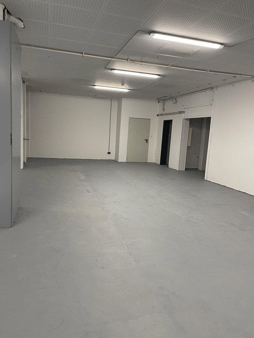 Prenájom nebytového priestoru 500 m², Bochum, Severné Porýnie - Westfálsko Prenájom nebytového priestoru 500 m², Bochum, Severné Porýnie - Westfálsko