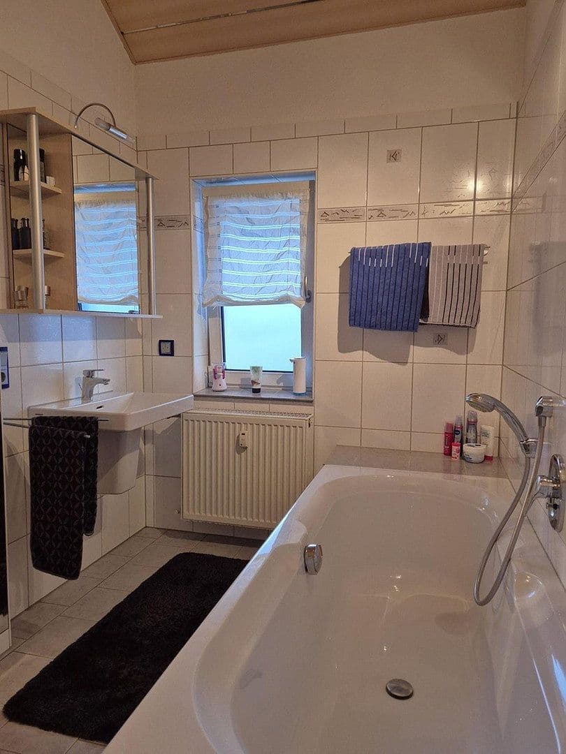Prenájom bytu 3-izbový 84 m², Nibelungenstraße 254, Lautertal (Odenwald), Hesensko Prenájom bytu 3-izbový 84 m², Nibelungenstraße 254, Lautertal (Odenwald), Hesensko