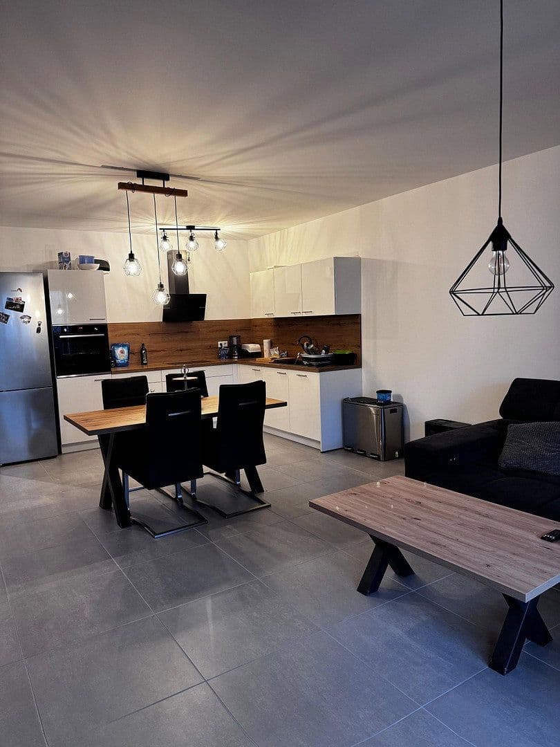 Prenájom bytu 2-izbový 80 m², Weinheimer Landstraße 71, Alzey, Porýnie-Falcko Prenájom bytu 2-izbový 80 m², Weinheimer Landstraße 71, Alzey, Porýnie-Falcko