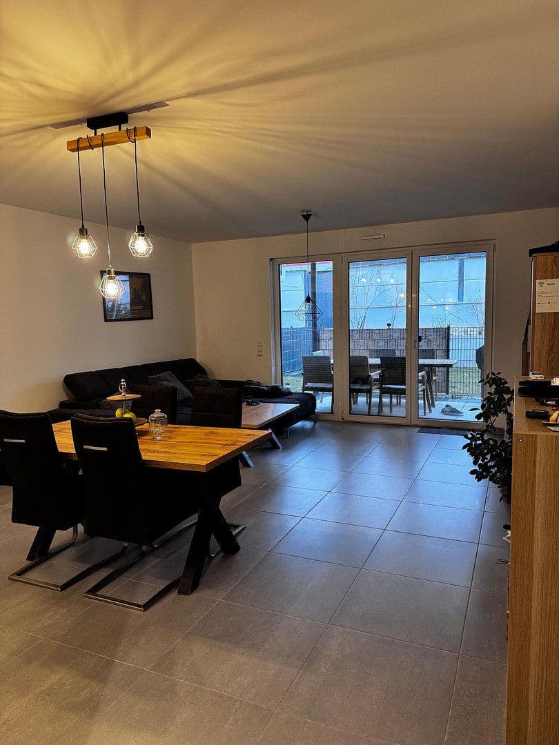 Prenájom bytu 2-izbový 80 m², Weinheimer Landstraße 71, Alzey, Porýnie-Falcko Prenájom bytu 2-izbový 80 m², Weinheimer Landstraße 71, Alzey, Porýnie-Falcko