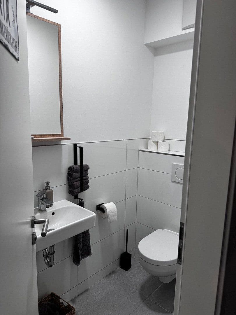 Prenájom bytu 2-izbový 80 m², Weinheimer Landstraße 71, Alzey, Porýnie-Falcko Prenájom bytu 2-izbový 80 m², Weinheimer Landstraße 71, Alzey, Porýnie-Falcko