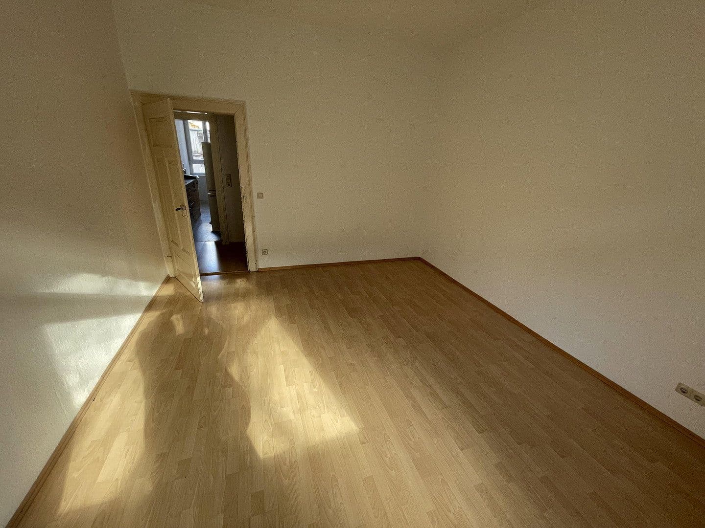 Prenájom bytu 95 m², karlsruhe, Bádensko-Wurttembersko Prenájom bytu 95 m², karlsruhe, Bádensko-Wurttembersko