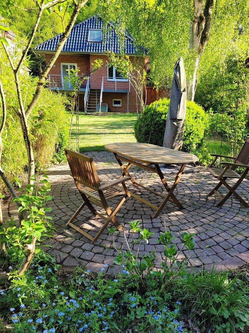 Predaj domu 220 m², pozemek 1.117 m², Hofholzallee 126, Kiel, Šlezvicko-Holštajnsko Predaj domu 220 m², pozemek 1.117 m², Hofholzallee 126, Kiel, Šlezvicko-Holštajnsko