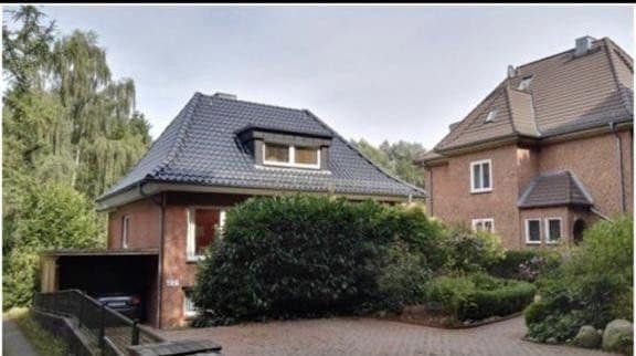 Predaj domu 220 m², pozemek 1.117 m², Hofholzallee 126, Kiel, Šlezvicko-Holštajnsko Predaj domu 220 m², pozemek 1.117 m², Hofholzallee 126, Kiel, Šlezvicko-Holštajnsko