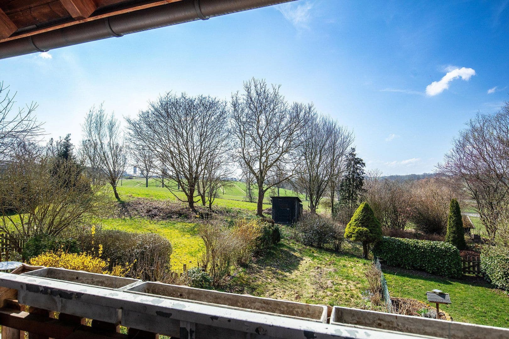 Predaj domu 135 m², pozemek 325 m², Schulstraße 20e, Großheirath, Bavorsko Predaj domu 135 m², pozemek 325 m², Schulstraße 20e, Großheirath, Bavorsko