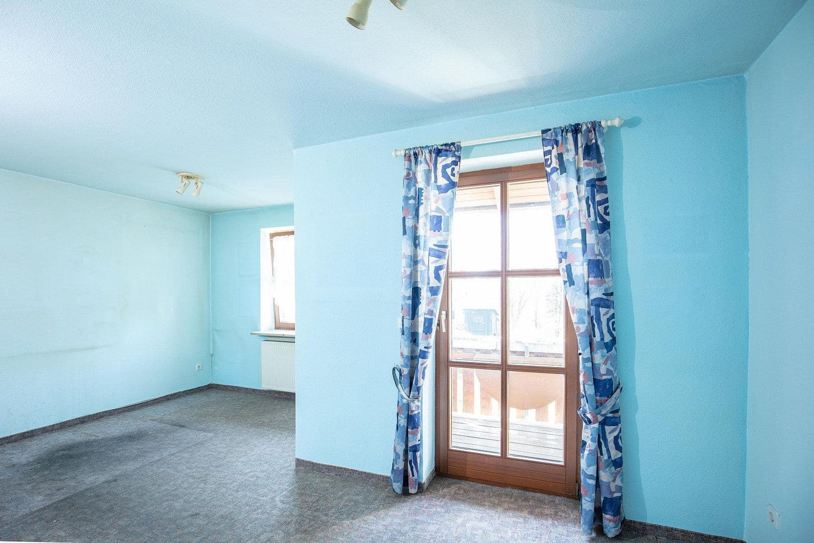 Predaj domu 135 m², pozemek 325 m², Schulstraße 20e, Großheirath, Bavorsko Predaj domu 135 m², pozemek 325 m², Schulstraße 20e, Großheirath, Bavorsko