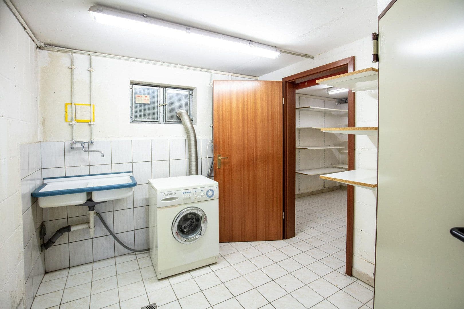 Predaj domu 135 m², pozemek 325 m², Schulstraße 20e, Großheirath, Bavorsko Predaj domu 135 m², pozemek 325 m², Schulstraße 20e, Großheirath, Bavorsko