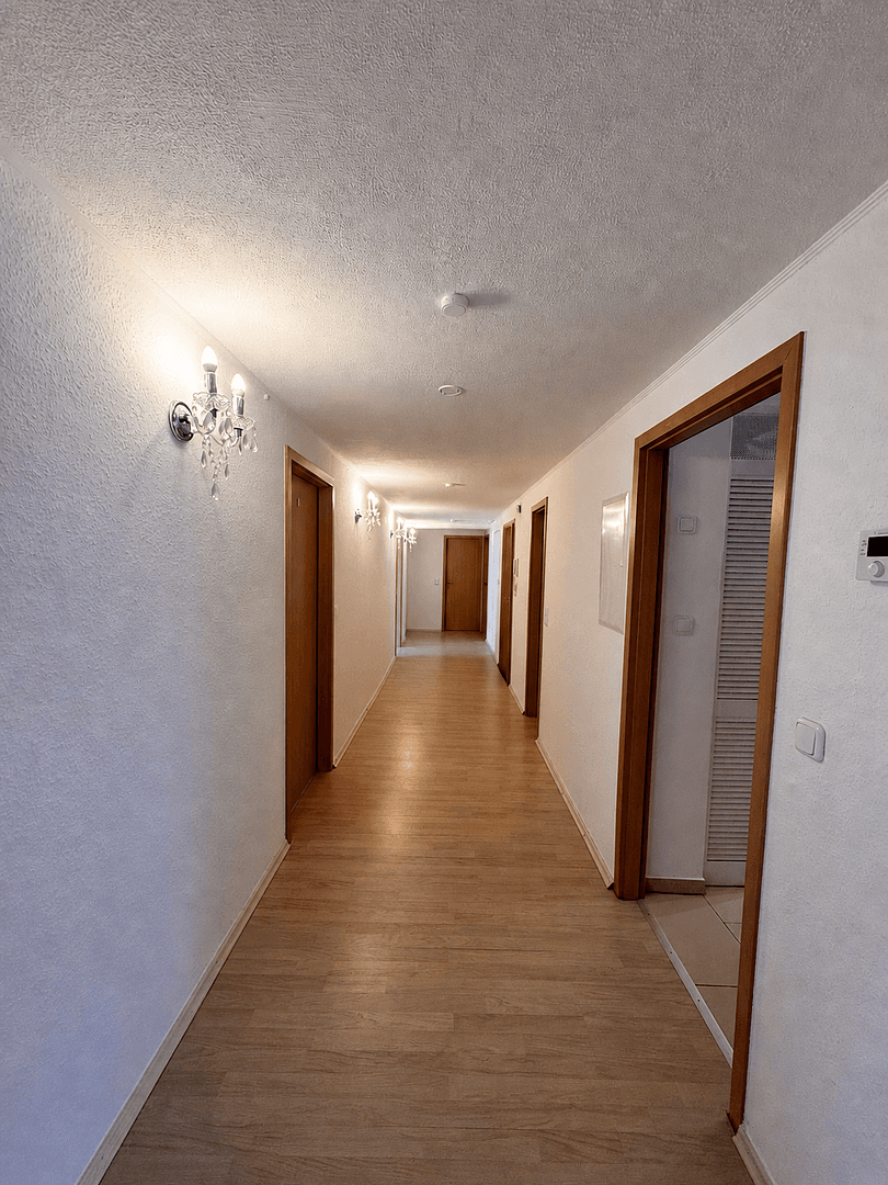 Prenájom bytu 6-izbový 150 m², Neuwied, Porýnie-Falcko Prenájom bytu 6-izbový 150 m², Neuwied, Porýnie-Falcko