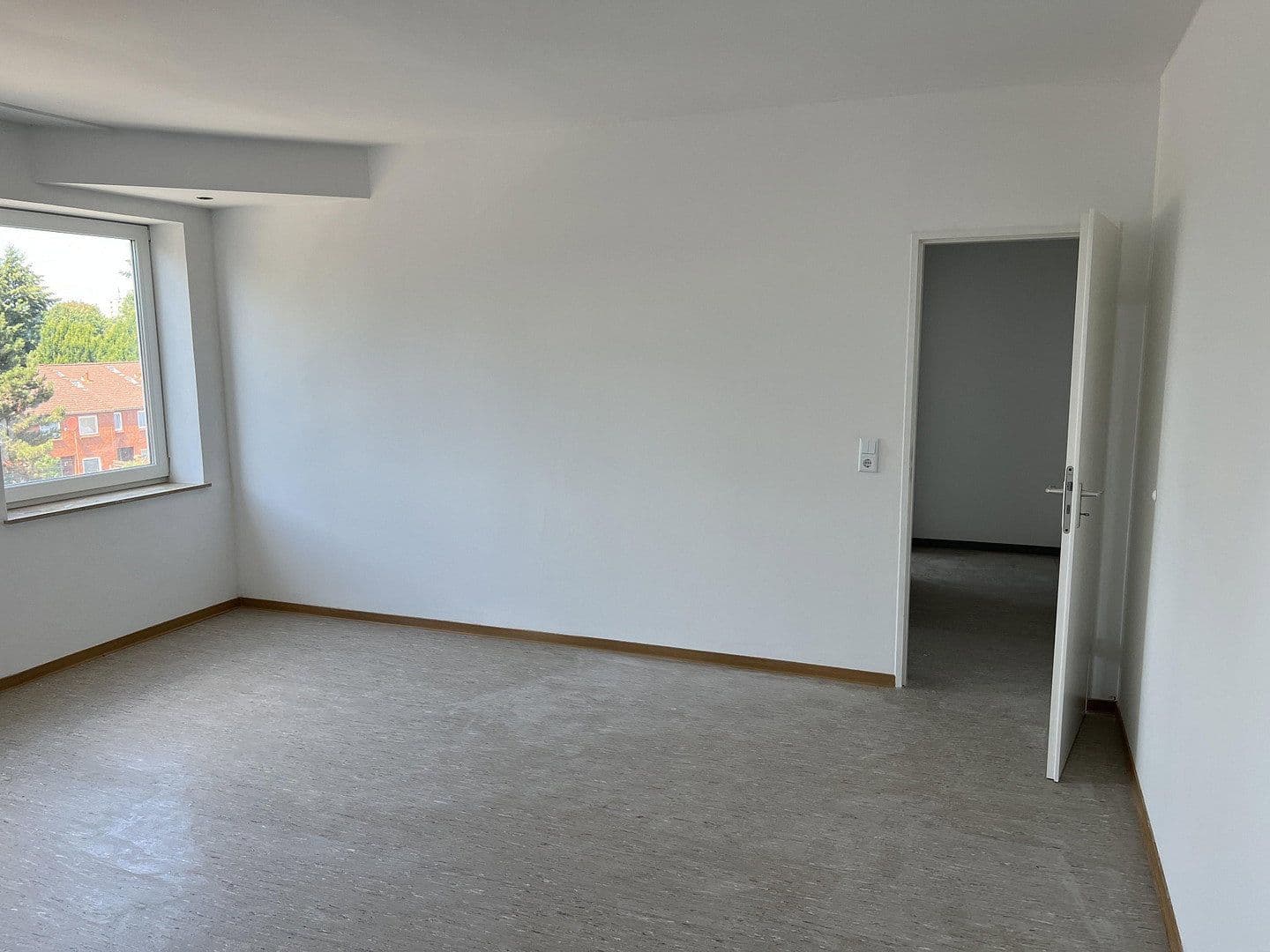 Prenájom bytu 2-izbový 60 m², Bergen, Dolné Sasko Prenájom bytu 2-izbový 60 m², Bergen, Dolné Sasko