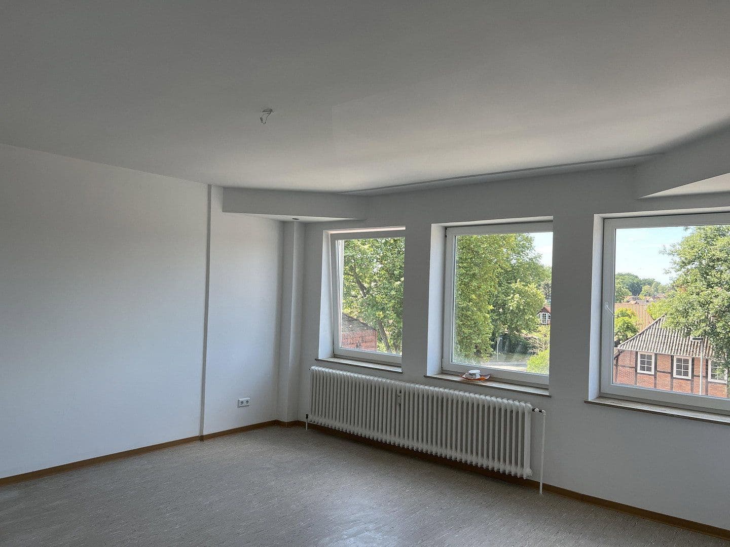 Prenájom bytu 2-izbový 60 m², Bergen, Dolné Sasko Prenájom bytu 2-izbový 60 m², Bergen, Dolné Sasko