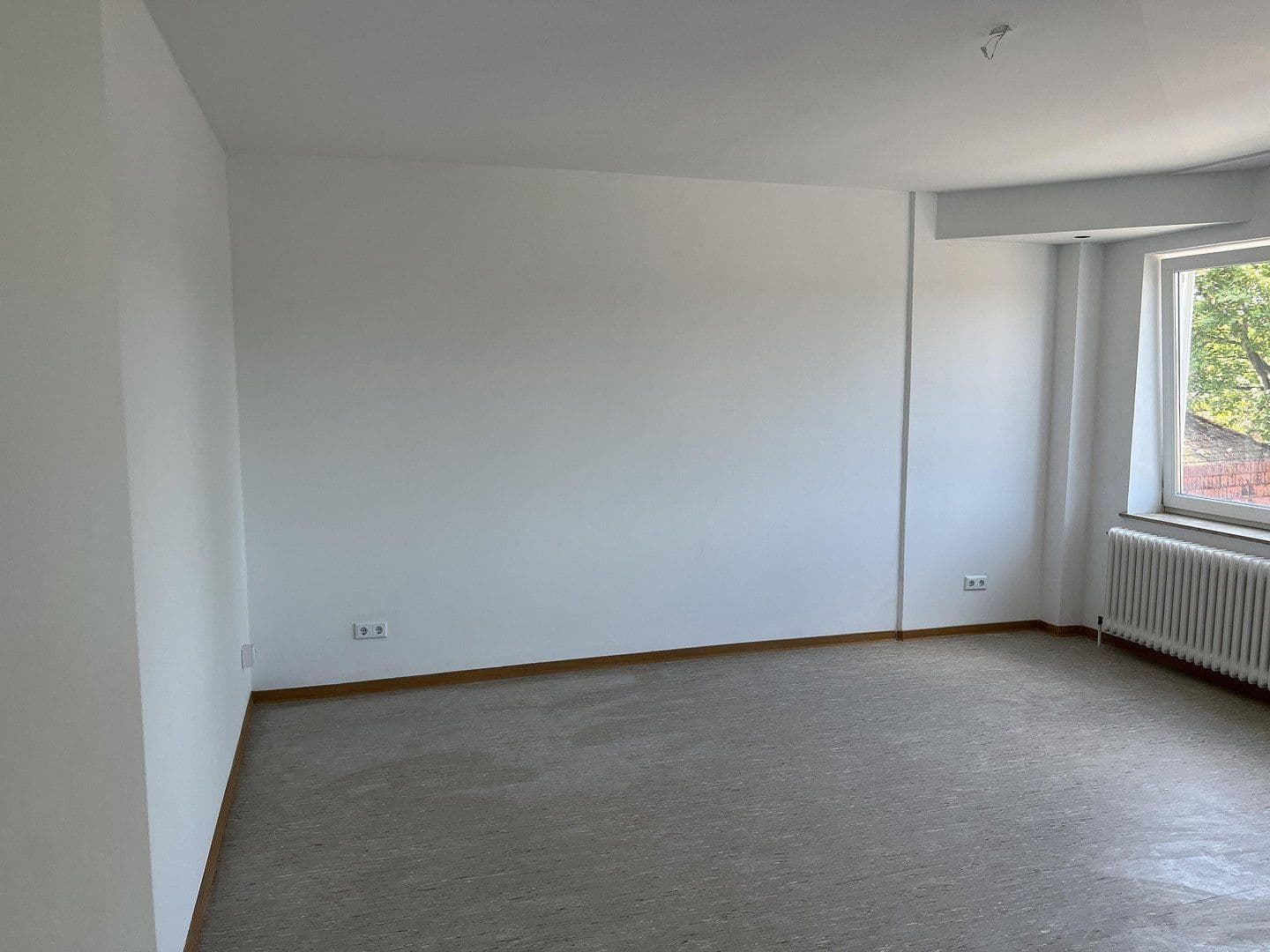 Prenájom bytu 2-izbový 60 m², Bergen, Dolné Sasko Prenájom bytu 2-izbový 60 m², Bergen, Dolné Sasko