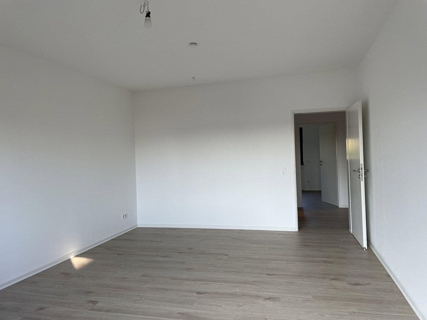 Prenájom bytu 2-izbový 57 m², Euskirchen, Severné Porýnie - Westfálsko Prenájom bytu 2-izbový 57 m², Euskirchen, Severné Porýnie - Westfálsko