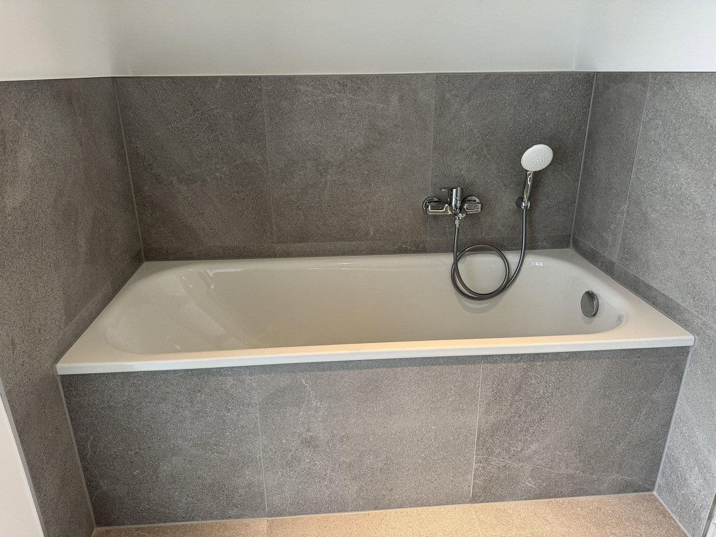 Predaj bytu 3-izbový 80 m², Walderseestraße, Berlin, Berlín Predaj bytu 3-izbový 80 m², Walderseestraße, Berlin, Berlín