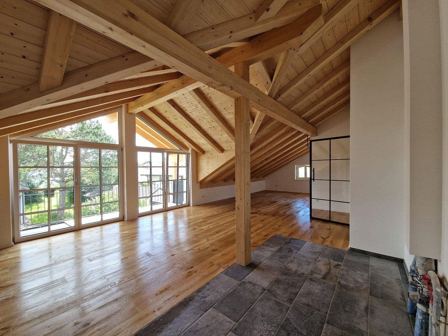 Prenájom bytu 4-izbový 140 m², Otto-Geist-Straße 17, Eiselfing, Bavorsko Prenájom bytu 4-izbový 140 m², Otto-Geist-Straße 17, Eiselfing, Bavorsko