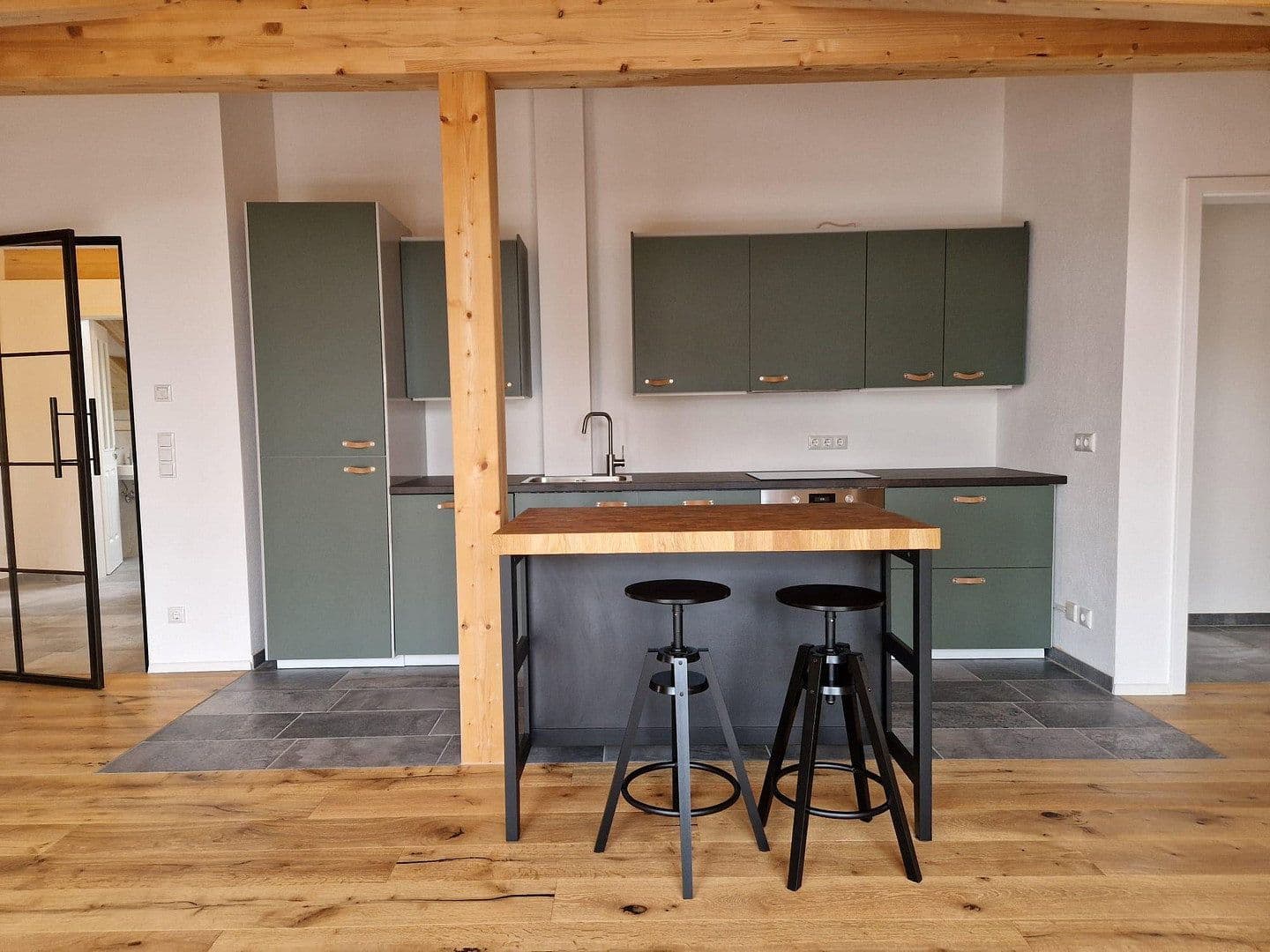 Prenájom bytu 4-izbový 140 m², Otto-Geist-Straße 17, Eiselfing, Bavorsko Prenájom bytu 4-izbový 140 m², Otto-Geist-Straße 17, Eiselfing, Bavorsko