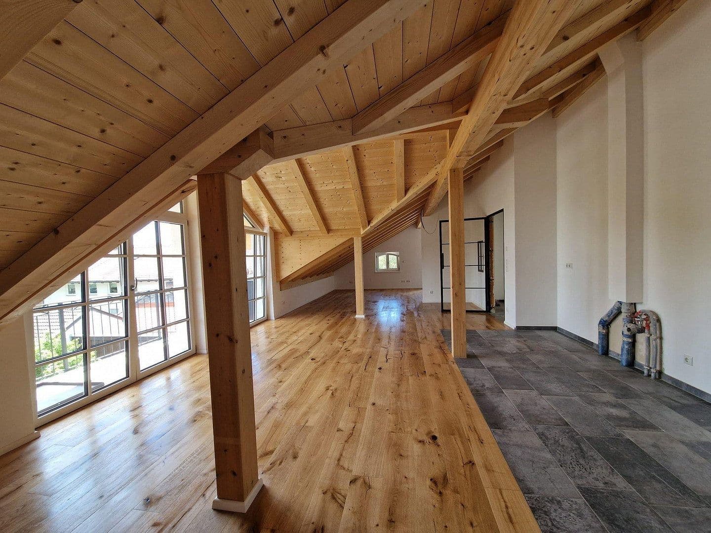 Prenájom bytu 4-izbový 140 m², Otto-Geist-Straße 17, Eiselfing, Bavorsko Prenájom bytu 4-izbový 140 m², Otto-Geist-Straße 17, Eiselfing, Bavorsko