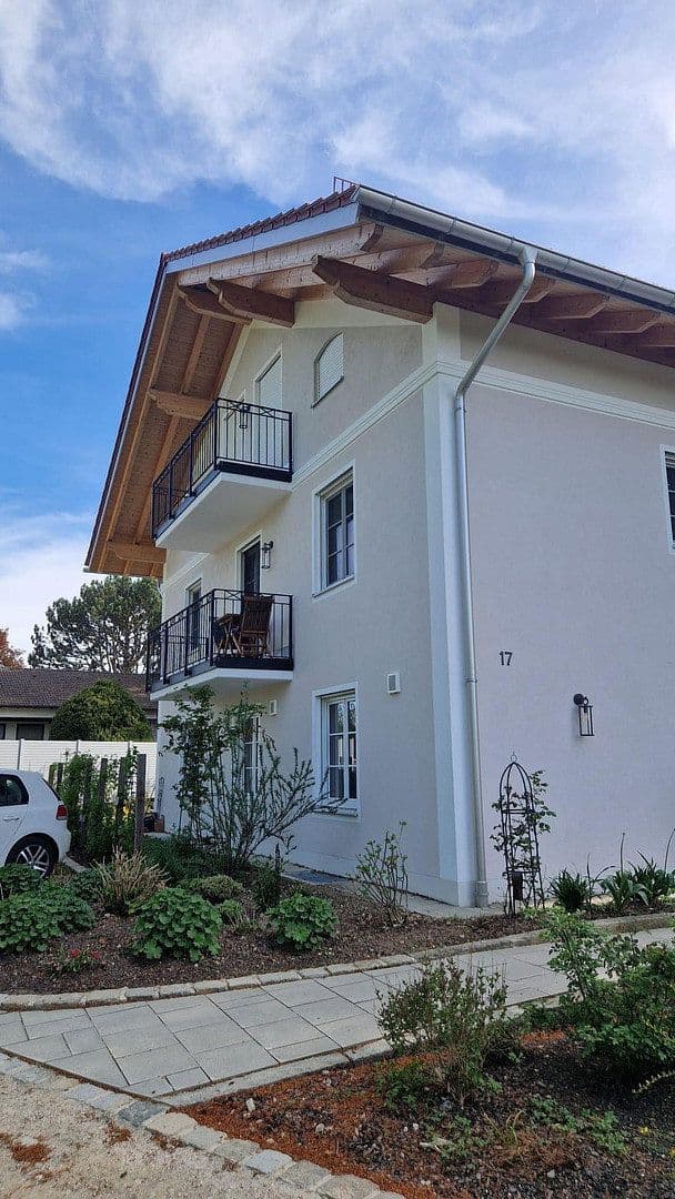 Prenájom bytu 4-izbový 140 m², Otto-Geist-Straße 17, Eiselfing, Bavorsko Prenájom bytu 4-izbový 140 m², Otto-Geist-Straße 17, Eiselfing, Bavorsko