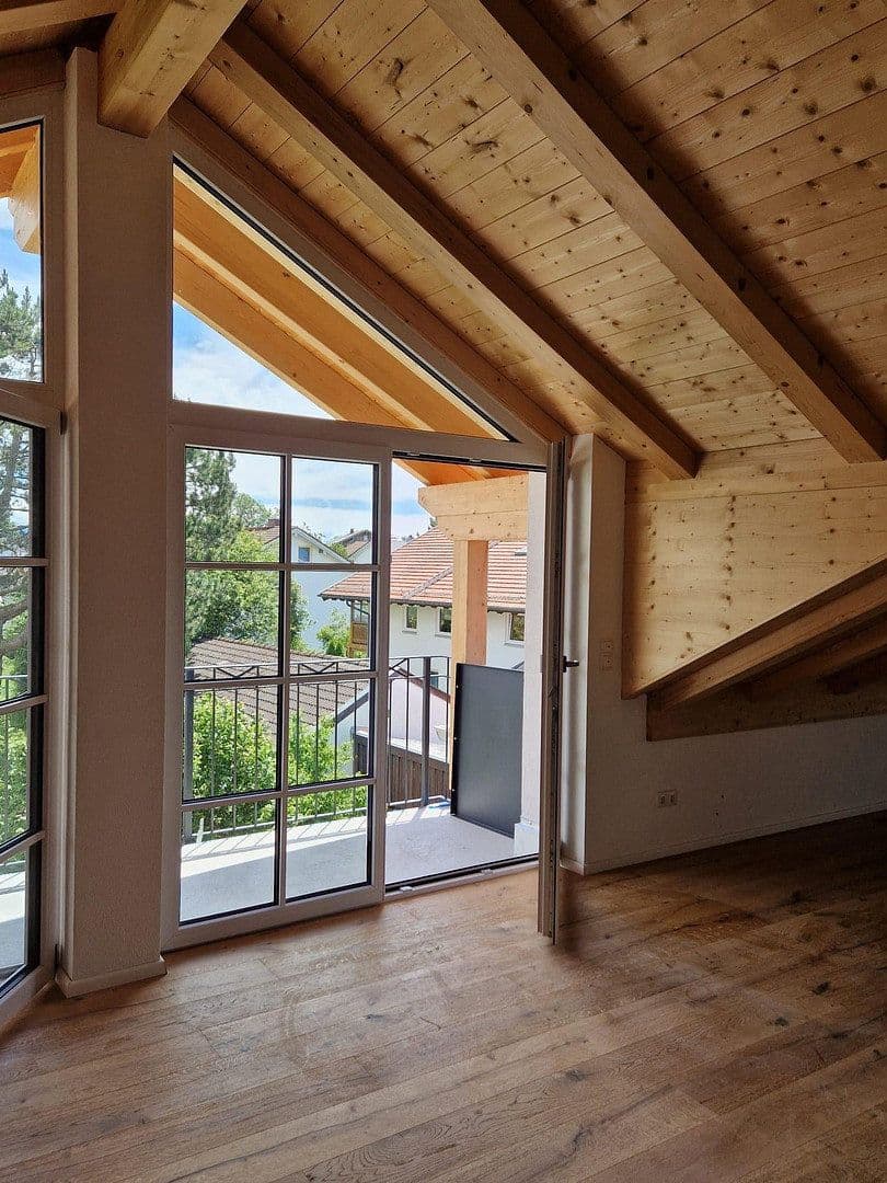 Prenájom bytu 4-izbový 140 m², Otto-Geist-Straße 17, Eiselfing, Bavorsko Prenájom bytu 4-izbový 140 m², Otto-Geist-Straße 17, Eiselfing, Bavorsko