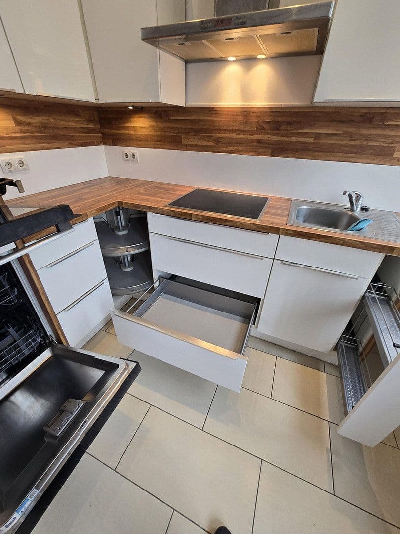 Prenájom bytu 4-izbový 114 m², Gerhart-Hauptmann Straße 43/45, Teltow, Brandenbursko Prenájom bytu 4-izbový 114 m², Gerhart-Hauptmann Straße 43/45, Teltow, Brandenbursko