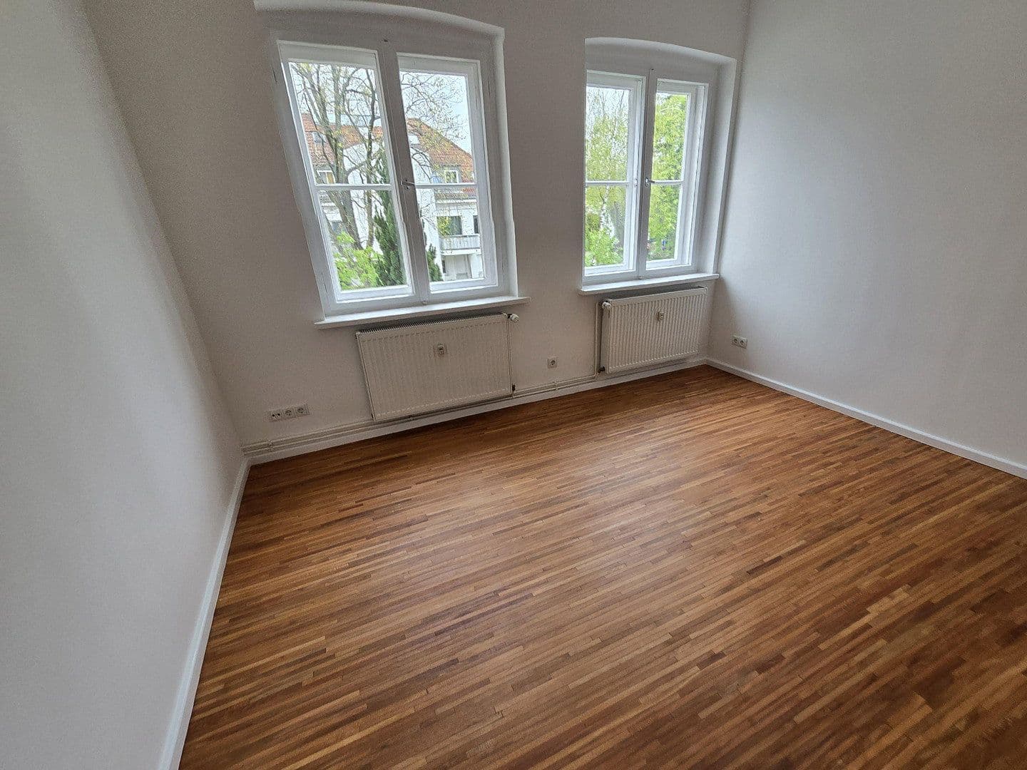 Prenájom bytu 4-izbový 114 m², Gerhart-Hauptmann Straße 43/45, Teltow, Brandenbursko Prenájom bytu 4-izbový 114 m², Gerhart-Hauptmann Straße 43/45, Teltow, Brandenbursko