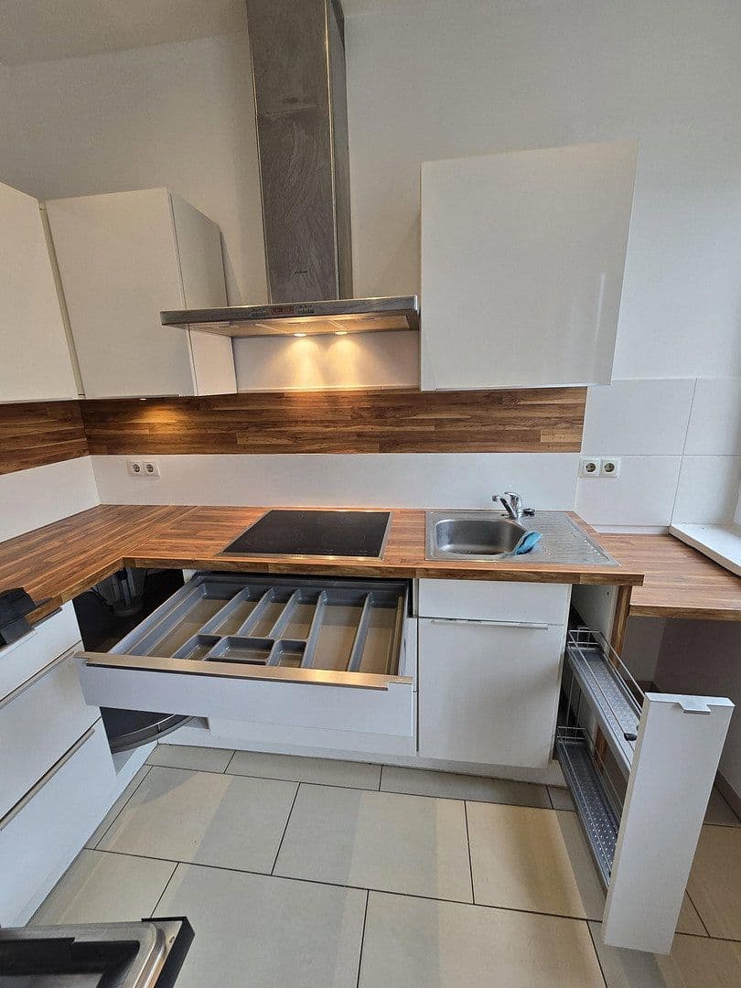 Prenájom bytu 4-izbový 114 m², Gerhart-Hauptmann Straße 43/45, Teltow, Brandenbursko Prenájom bytu 4-izbový 114 m², Gerhart-Hauptmann Straße 43/45, Teltow, Brandenbursko