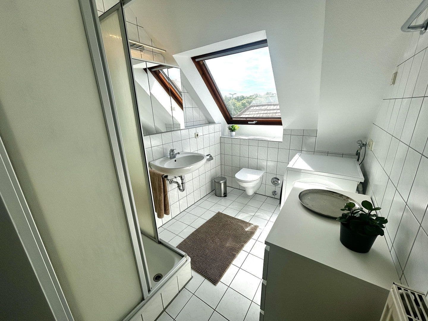Prenájom bytu 2-izbový 44 m², Ludwigsburg, Bádensko-Wurttembersko Prenájom bytu 2-izbový 44 m², Ludwigsburg, Bádensko-Wurttembersko
