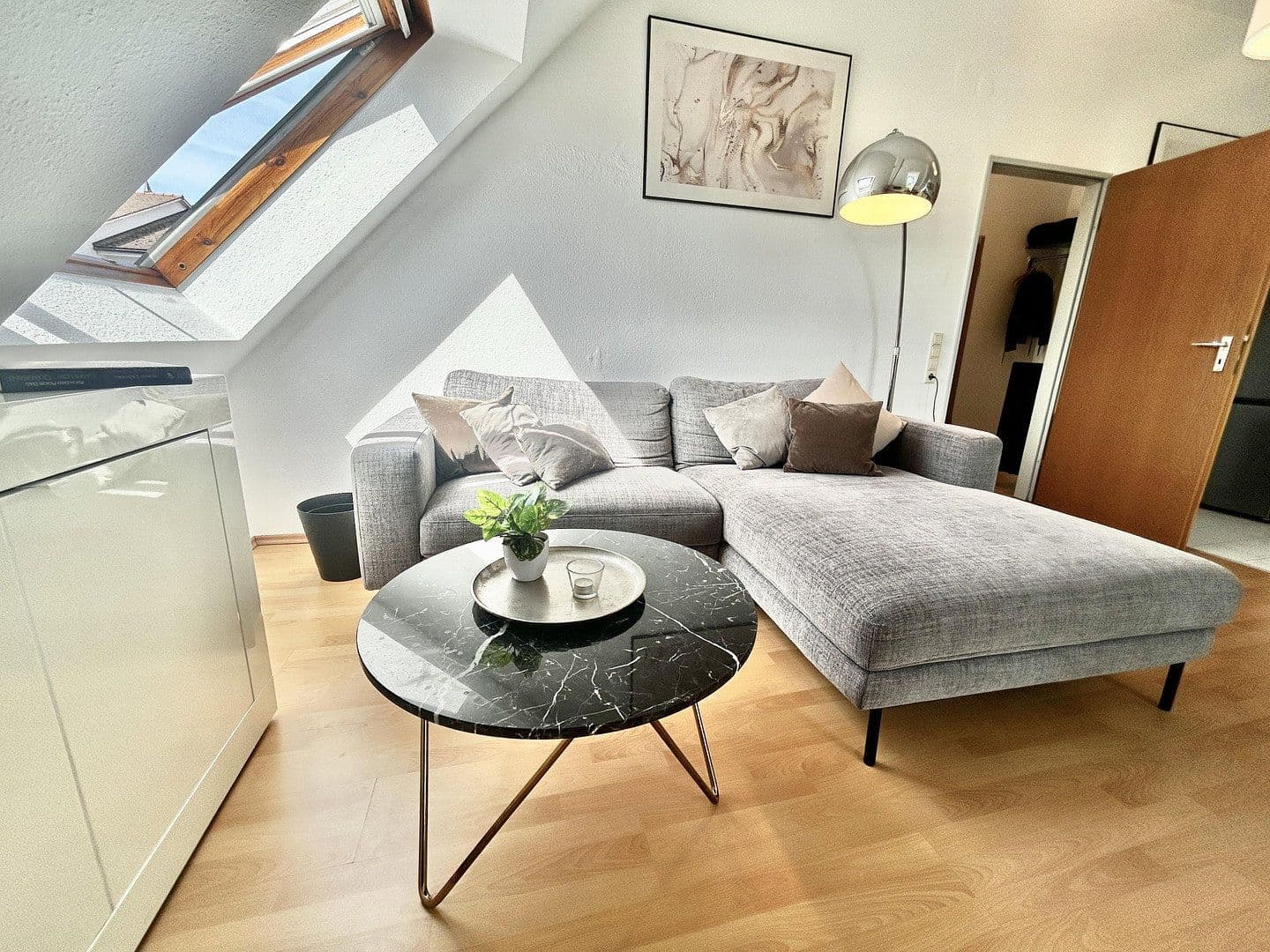 Prenájom bytu 2-izbový 44 m², Ludwigsburg, Bádensko-Wurttembersko Prenájom bytu 2-izbový 44 m², Ludwigsburg, Bádensko-Wurttembersko