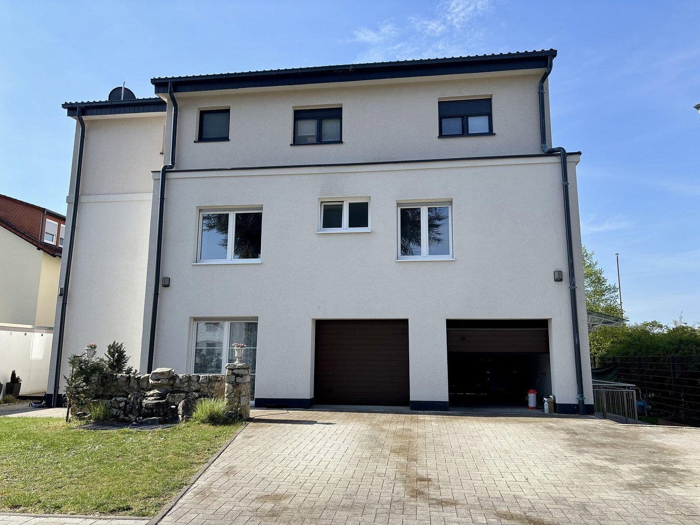 Predaj domu 400 m², pozemek 1.000 m², Heusenstamm, Hesensko Predaj domu 400 m², pozemek 1.000 m², Heusenstamm, Hesensko
