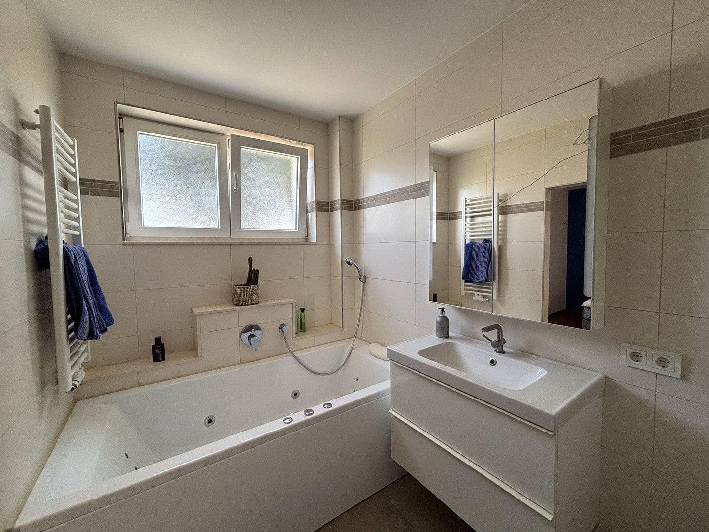 Predaj domu 400 m², pozemek 1.000 m², Heusenstamm, Hesensko Predaj domu 400 m², pozemek 1.000 m², Heusenstamm, Hesensko