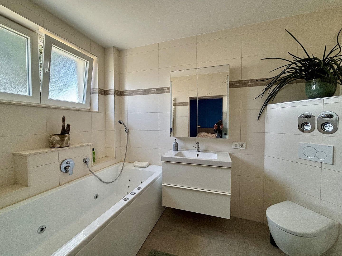 Predaj domu 400 m², pozemek 1.000 m², Heusenstamm, Hesensko Predaj domu 400 m², pozemek 1.000 m², Heusenstamm, Hesensko
