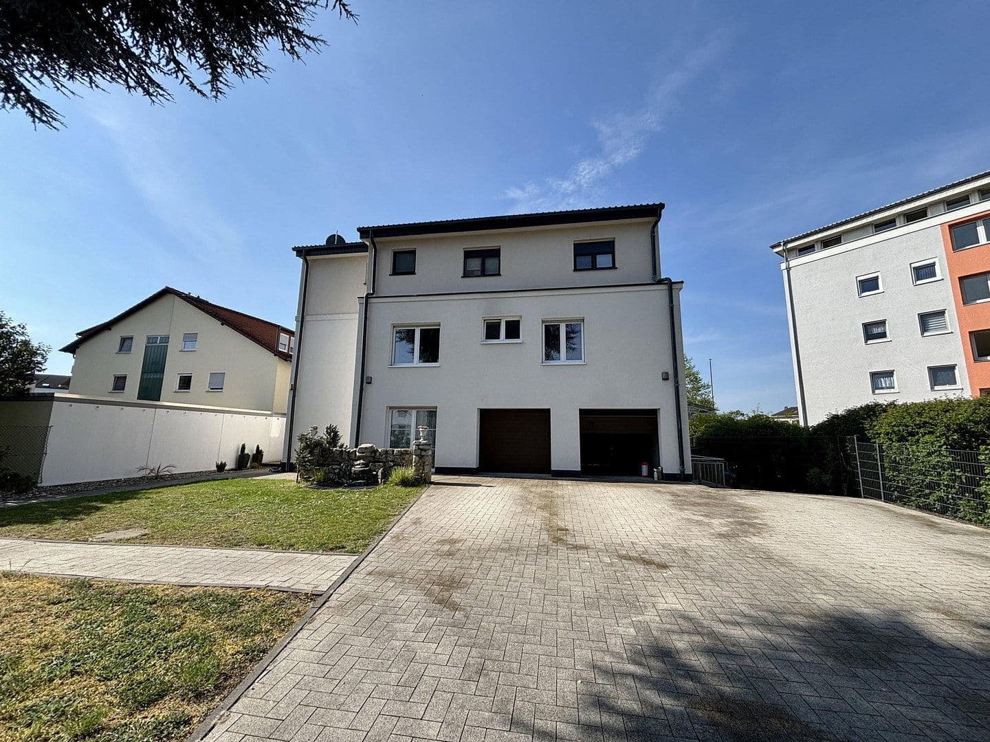 Predaj domu 400 m², pozemek 1.000 m², Heusenstamm, Hesensko Predaj domu 400 m², pozemek 1.000 m², Heusenstamm, Hesensko