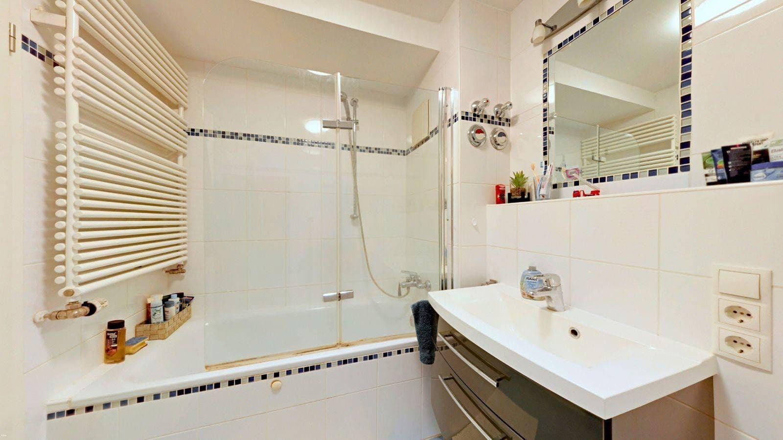 Prenájom bytu 3-izbový 85 m², Friedenspromenade 20, München, Bavorsko Prenájom bytu 3-izbový 85 m², Friedenspromenade 20, München, Bavorsko