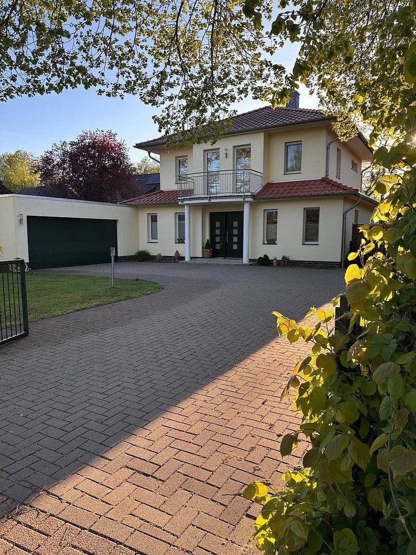 Predaj domu 149 m², pozemek 1.000 m², Hude (Oldenburg), Dolné Sasko Predaj domu 149 m², pozemek 1.000 m², Hude (Oldenburg), Dolné Sasko
