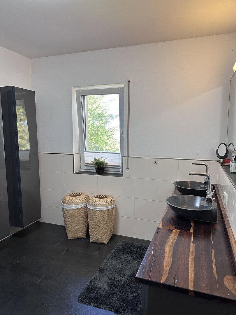 Predaj domu 149 m², pozemek 1.000 m², Hude (Oldenburg), Dolné Sasko Predaj domu 149 m², pozemek 1.000 m², Hude (Oldenburg), Dolné Sasko