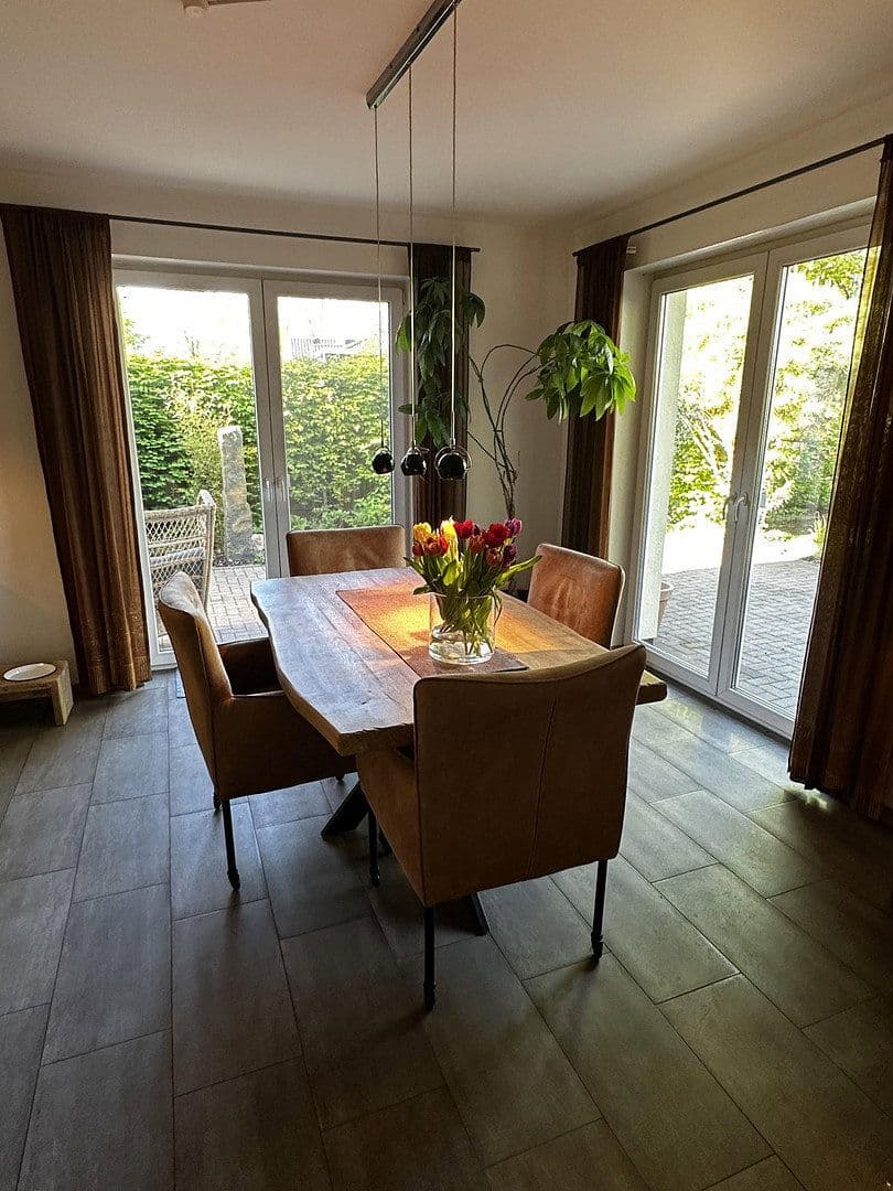 Predaj domu 149 m², pozemek 1.000 m², Hude (Oldenburg), Dolné Sasko Predaj domu 149 m², pozemek 1.000 m², Hude (Oldenburg), Dolné Sasko