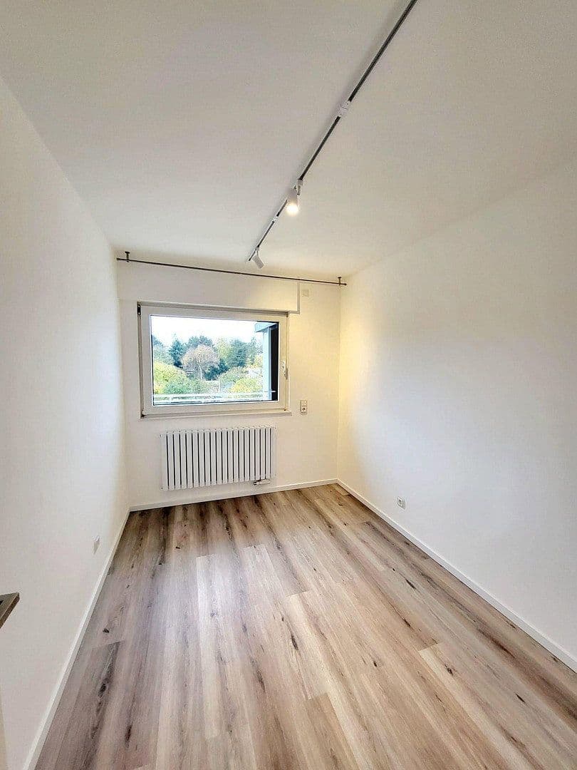 Prenájom bytu 4-izbový 92 m², Mulheim an der Ruhr, Severné Porýnie - Westfálsko Prenájom bytu 4-izbový 92 m², Mulheim an der Ruhr, Severné Porýnie - Westfálsko