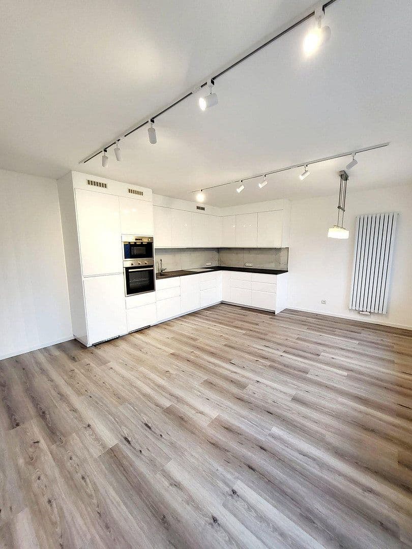 Prenájom bytu 4-izbový 92 m², Mulheim an der Ruhr, Severné Porýnie - Westfálsko Prenájom bytu 4-izbový 92 m², Mulheim an der Ruhr, Severné Porýnie - Westfálsko