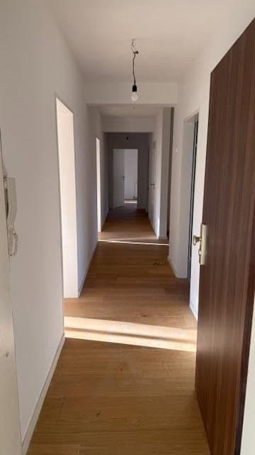 Prenájom bytu 4-izbový 113 m², Kassel, Hesensko Prenájom bytu 4-izbový 113 m², Kassel, Hesensko