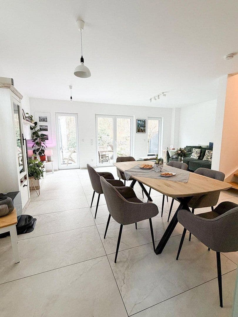 Prenájom domu 150 m², pozemek 502 m², Berlin, Berlín Prenájom domu 150 m², pozemek 502 m², Berlin, Berlín