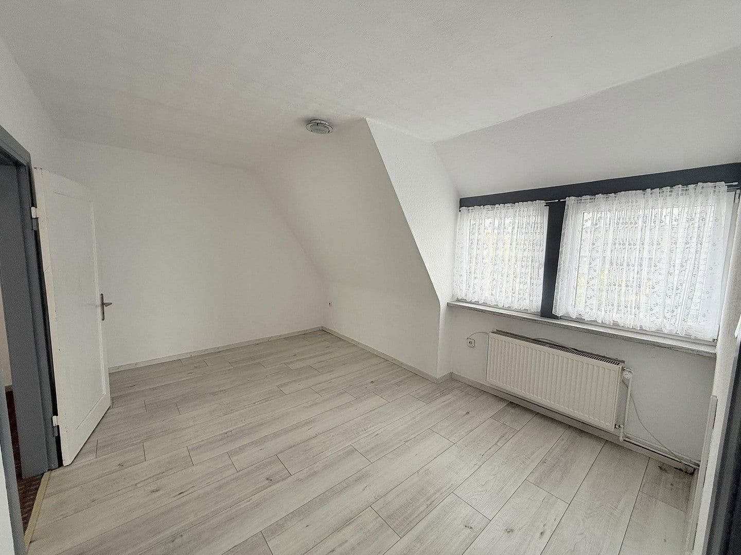 Predaj domu 109 m², pozemek 351 m², Neu Wulmstorf, Dolné Sasko Predaj domu 109 m², pozemek 351 m², Neu Wulmstorf, Dolné Sasko