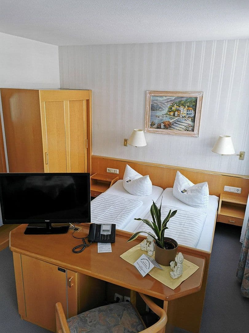 Predaj nebytového priestoru 1.960 m², Dingelstädter Str. 43, Heilbad Heiligenstadt, Durínsko Predaj nebytového priestoru 1.960 m², Dingelstädter Str. 43, Heilbad Heiligenstadt, Durínsko