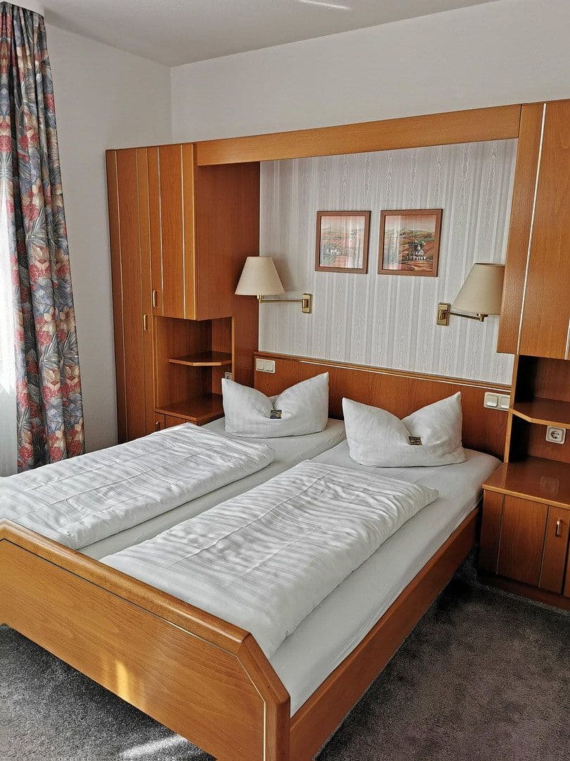 Predaj nebytového priestoru 1.960 m², Dingelstädter Str. 43, Heilbad Heiligenstadt, Durínsko Predaj nebytového priestoru 1.960 m², Dingelstädter Str. 43, Heilbad Heiligenstadt, Durínsko