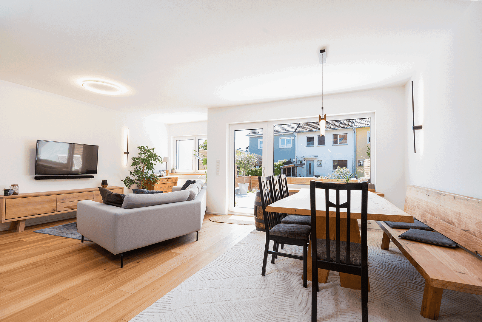 Predaj domu 149 m², pozemek 180 m², Erlangen, Bavorsko Predaj domu 149 m², pozemek 180 m², Erlangen, Bavorsko