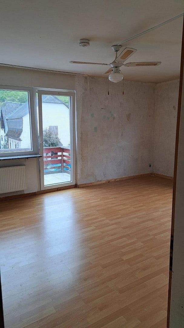 Prenájom bytu 4-izbový 100 m², Rheingoldstraße 146, Oberdiebach, Porýnie-Falcko Prenájom bytu 4-izbový 100 m², Rheingoldstraße 146, Oberdiebach, Porýnie-Falcko