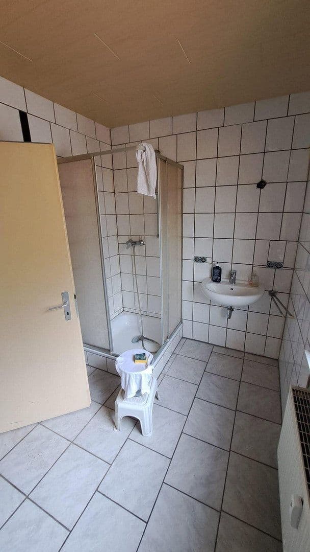 Prenájom bytu 4-izbový 100 m², Rheingoldstraße 146, Oberdiebach, Porýnie-Falcko Prenájom bytu 4-izbový 100 m², Rheingoldstraße 146, Oberdiebach, Porýnie-Falcko