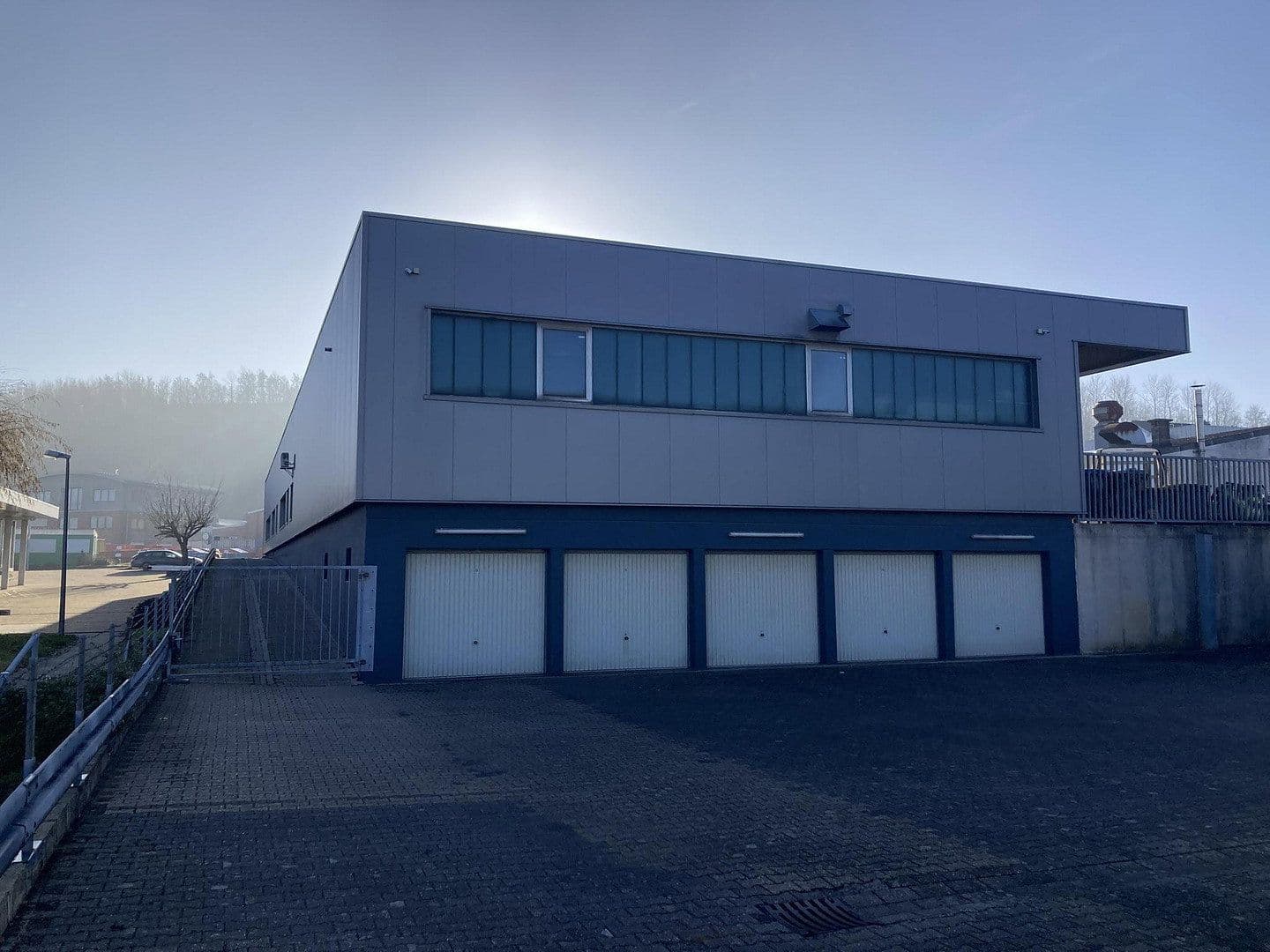 Predaj nebytového priestoru 2.400 m², Carl-Zeiss-Straße 16, Alsdorf, Severné Porýnie - Westfálsko Predaj nebytového priestoru 2.400 m², Carl-Zeiss-Straße 16, Alsdorf, Severné Porýnie - Westfálsko