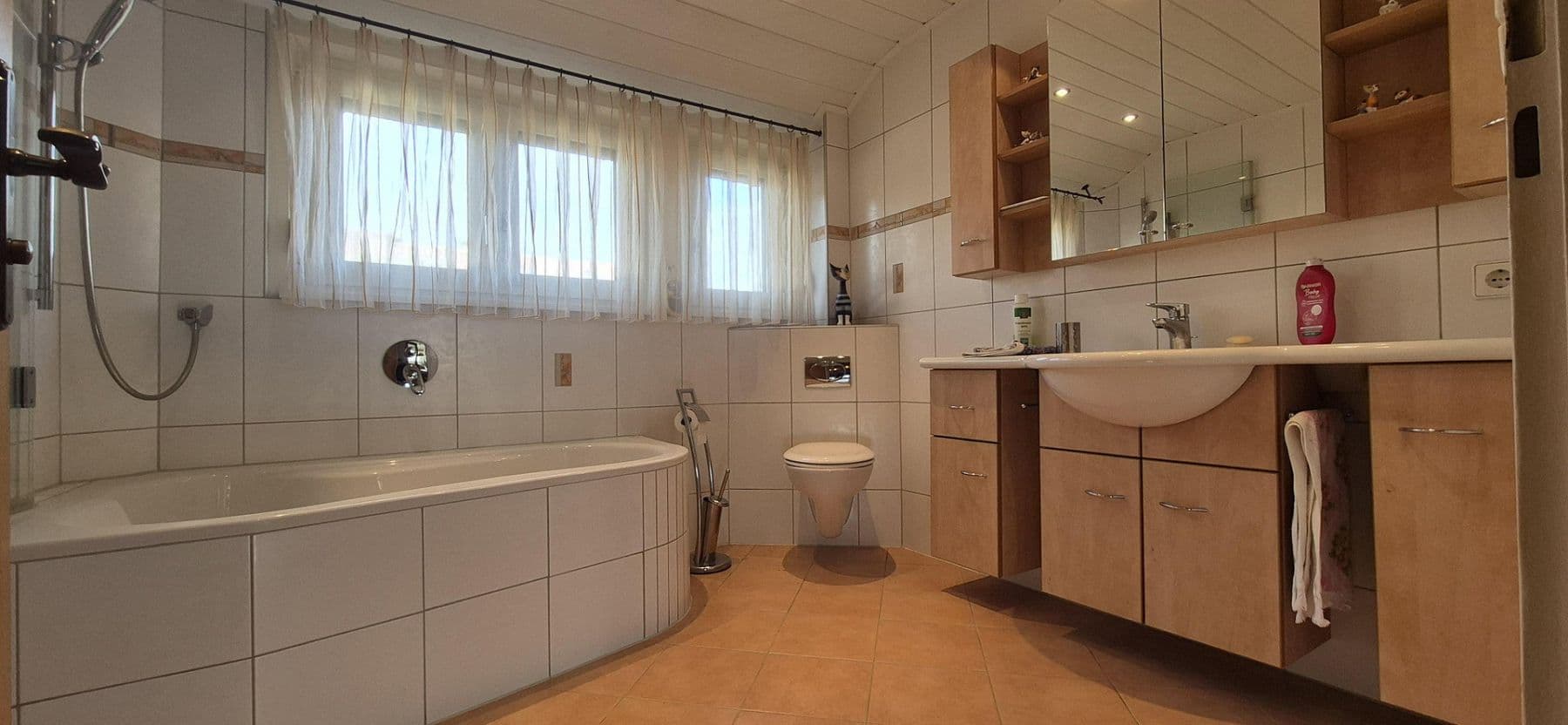 Predaj domu 187 m², pozemek 487 m², Mühlacker, Bádensko-Wurttembersko Predaj domu 187 m², pozemek 487 m², Mühlacker, Bádensko-Wurttembersko