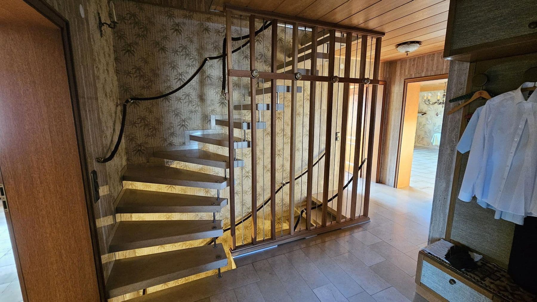 Predaj domu 330 m², pozemek 745 m², Zuzenhausen, Bádensko-Wurttembersko Predaj domu 330 m², pozemek 745 m², Zuzenhausen, Bádensko-Wurttembersko