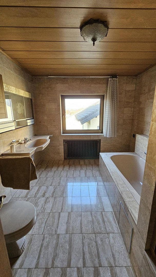 Predaj domu 330 m², pozemek 745 m², Zuzenhausen, Bádensko-Wurttembersko Predaj domu 330 m², pozemek 745 m², Zuzenhausen, Bádensko-Wurttembersko
